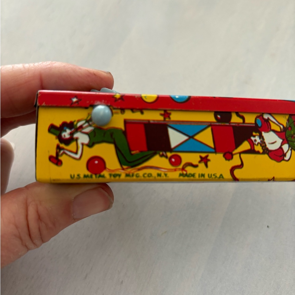 US Metal Toy Manufacturer, Vintage toy noisemaker!